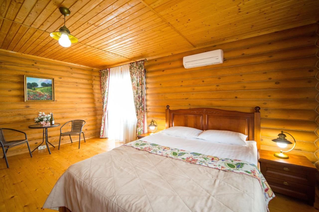 Комплекс Відпочинку Пампушка & Подушка Hotel Burlach'ya Balka Eksteriør billede