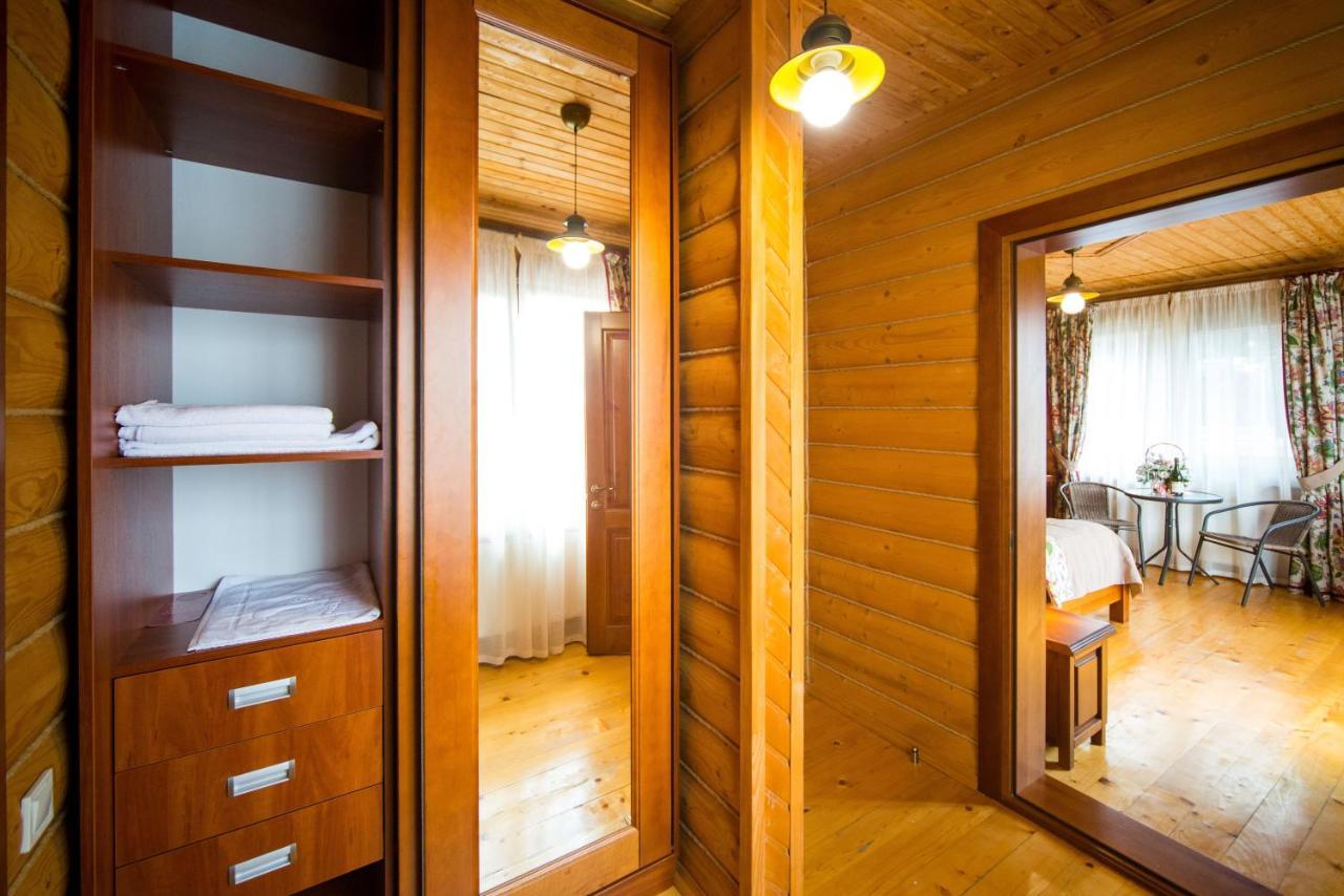 Комплекс Відпочинку Пампушка & Подушка Hotel Burlach'ya Balka Eksteriør billede