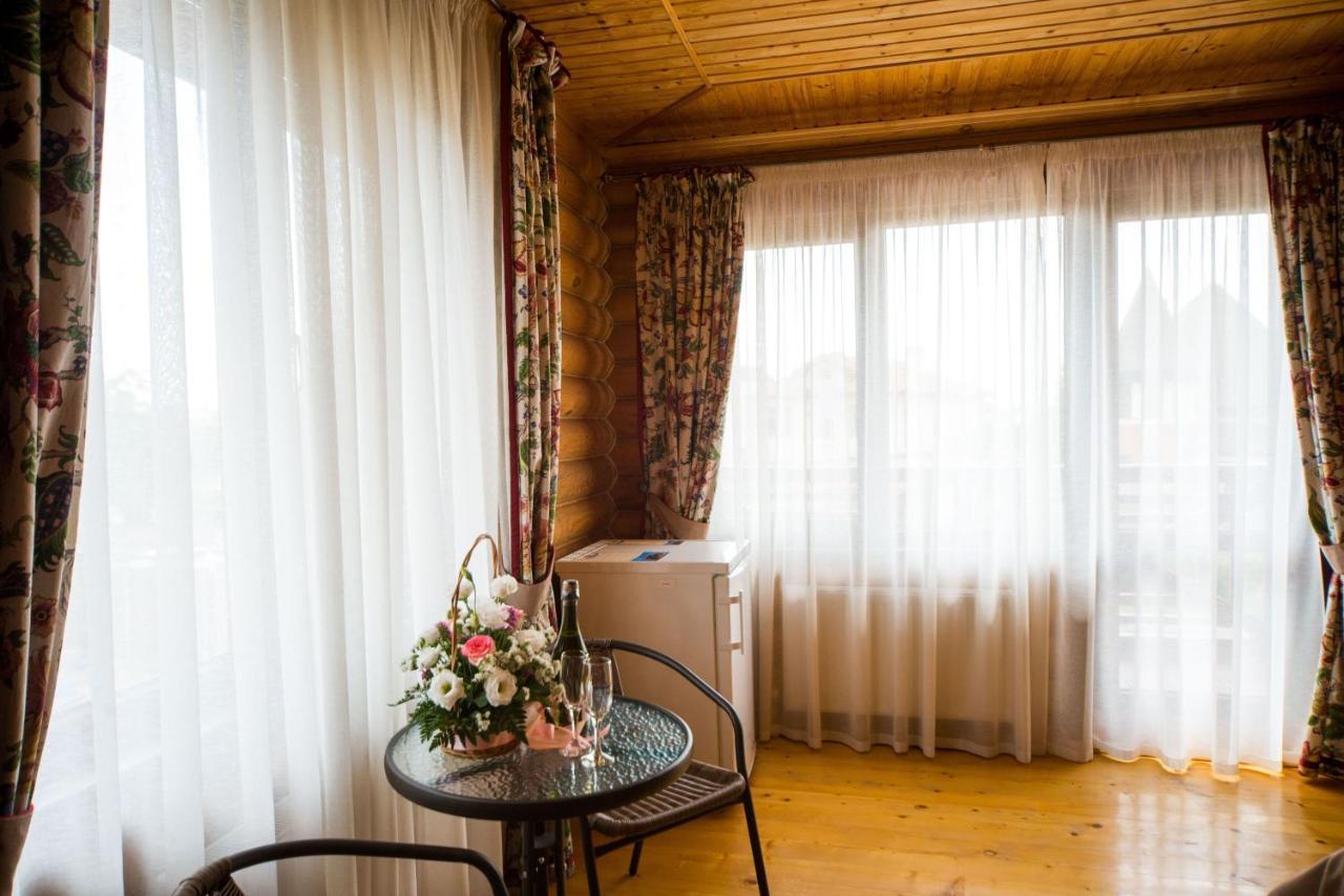 Комплекс Відпочинку Пампушка & Подушка Hotel Burlach'ya Balka Eksteriør billede