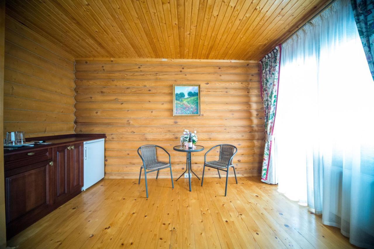 Комплекс Відпочинку Пампушка & Подушка Hotel Burlach'ya Balka Eksteriør billede
