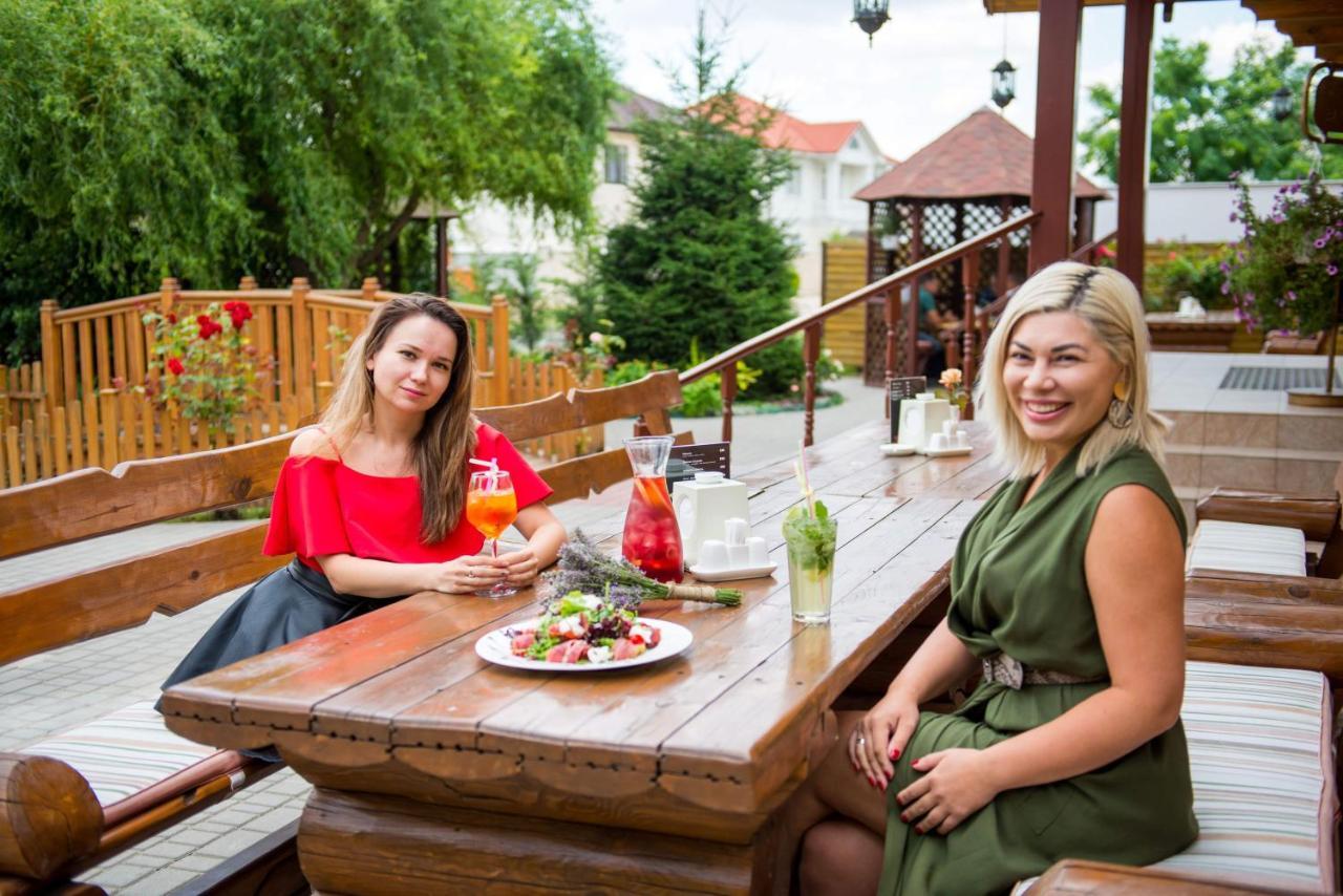 Комплекс Відпочинку Пампушка & Подушка Hotel Burlach'ya Balka Eksteriør billede