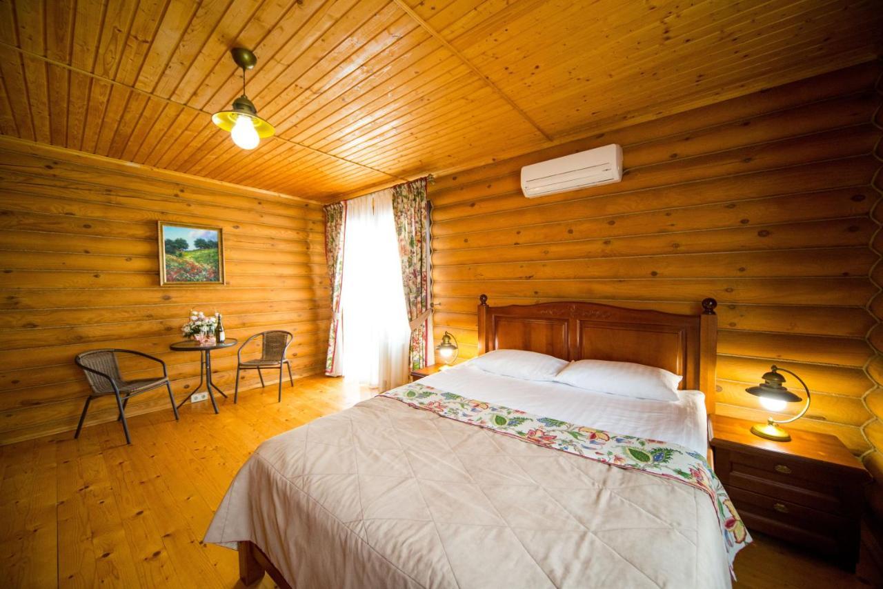Комплекс Відпочинку Пампушка & Подушка Hotel Burlach'ya Balka Eksteriør billede
