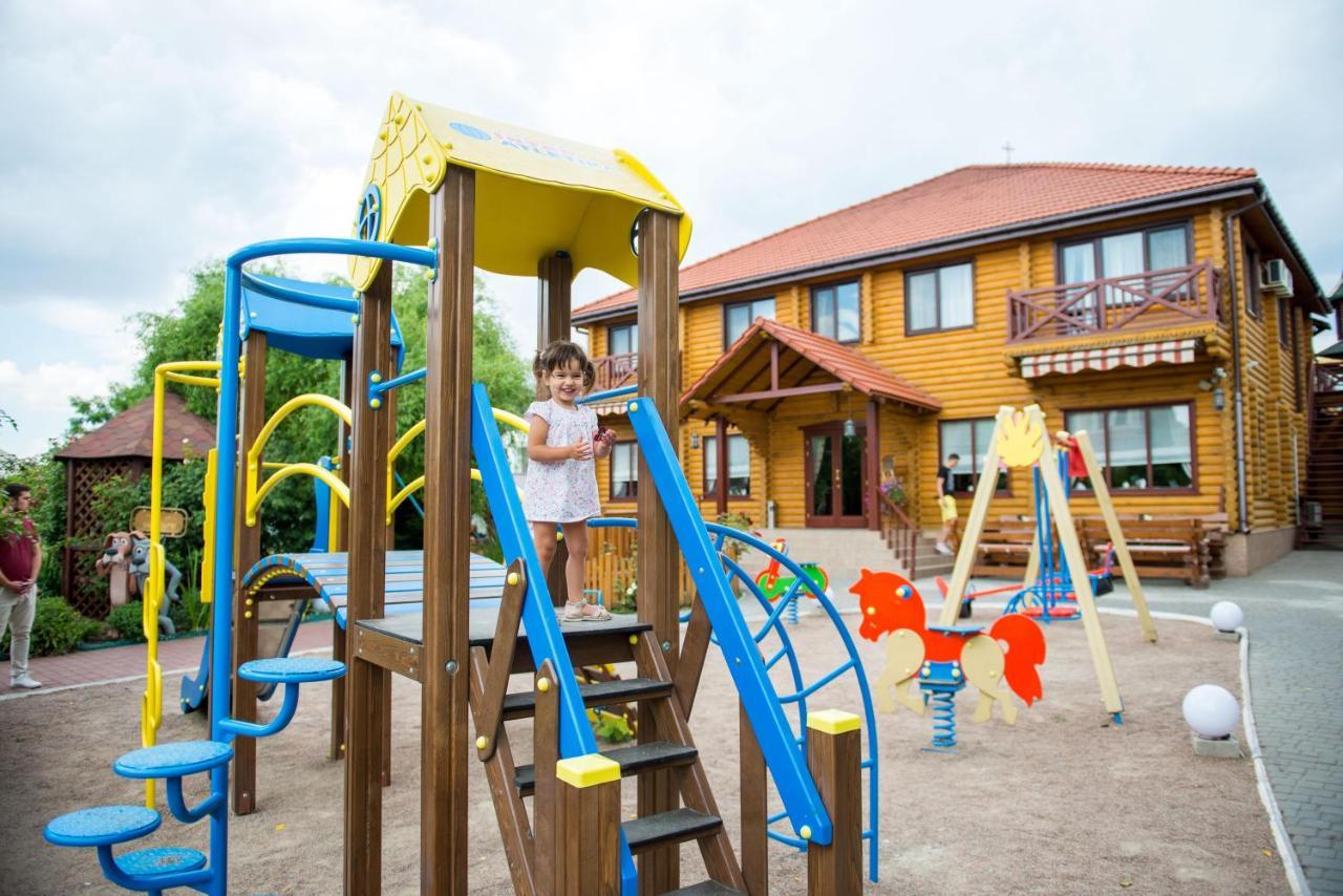 Комплекс Відпочинку Пампушка & Подушка Hotel Burlach'ya Balka Eksteriør billede